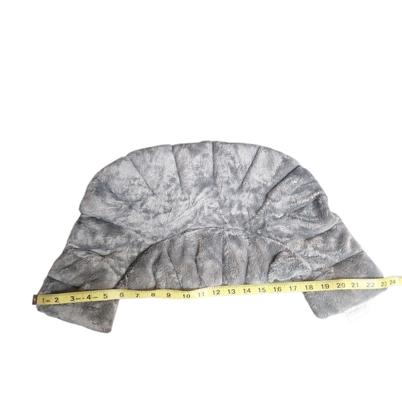 Brookstone TheraSpa Herbal Neck Wrap - Soft Gray - Picture 5 of 7